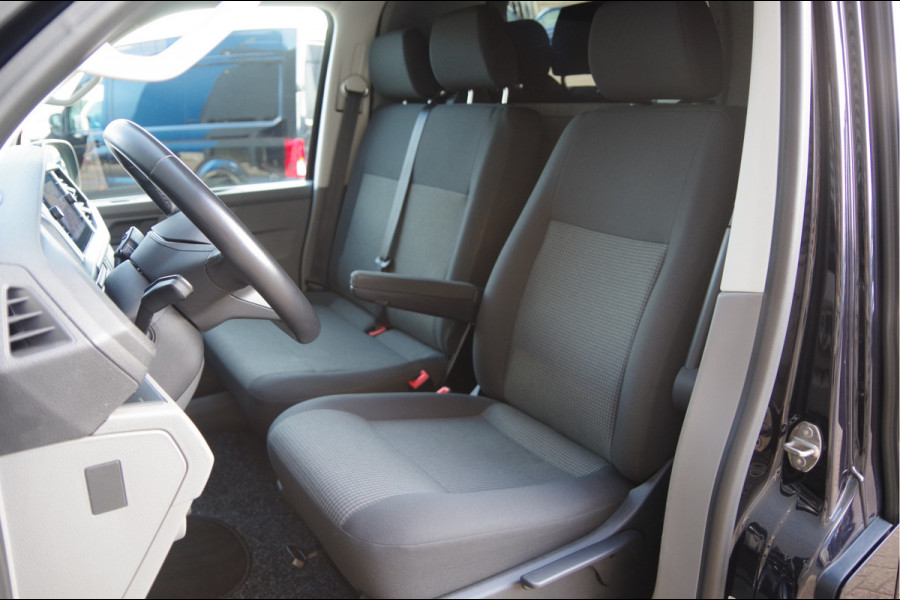 Volkswagen Transporter 2.0 TDI L2 3-ZITS, 150PK AUT. LED, 2X SCHUIFDEUR, TREKHAAK, STANDKACHEL, STOELVERWARMING, CAMERA, ADAPT. CRUISE, AIRCO, DUBBELE