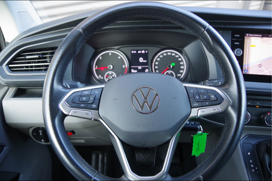 Volkswagen Transporter 2.0 TDI L2 3-ZITS, 150PK AUT. LED, 2X SCHUIFDEUR, TREKHAAK, STANDKACHEL, STOELVERWARMING, CAMERA, ADAPT. CRUISE, AIRCO, DUBBELE