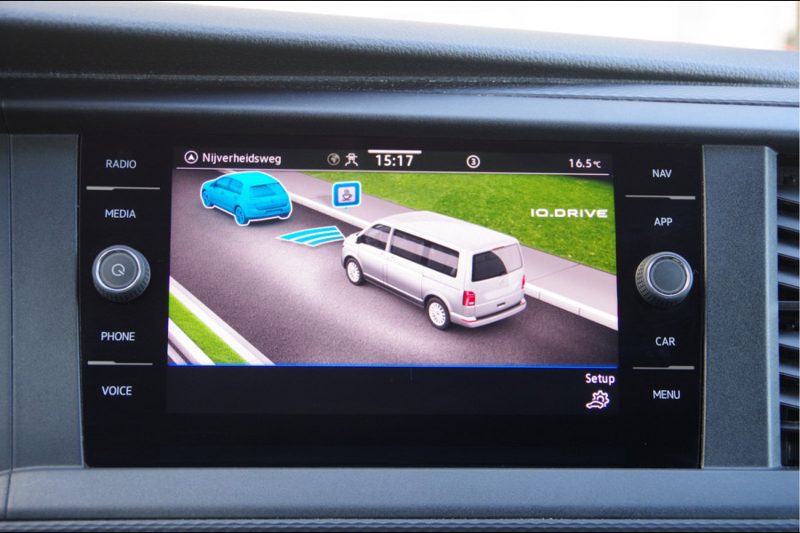 Volkswagen Transporter 2.0 TDI L2 3-ZITS, 150PK AUT. LED, 2X SCHUIFDEUR, TREKHAAK, STANDKACHEL, STOELVERWARMING, CAMERA, ADAPT. CRUISE, AIRCO, DUBBELE