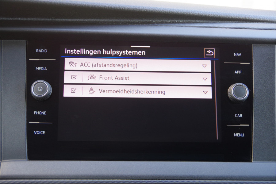 Volkswagen Transporter 2.0 TDI L2 3-ZITS, 150PK AUT. LED, 2X SCHUIFDEUR, TREKHAAK, STANDKACHEL, STOELVERWARMING, CAMERA, ADAPT. CRUISE, AIRCO, DUBBELE