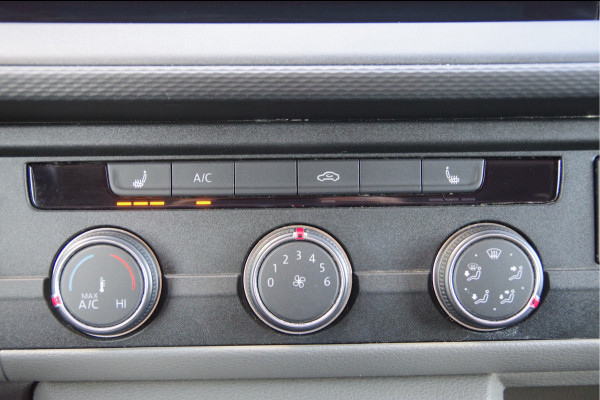 Volkswagen Transporter 2.0 TDI L2 3-ZITS, 150PK AUT. LED, 2X SCHUIFDEUR, TREKHAAK, STANDKACHEL, STOELVERWARMING, CAMERA, ADAPT. CRUISE, AIRCO, DUBBELE