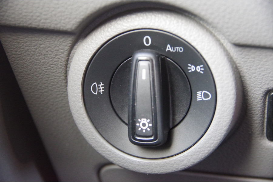 Volkswagen Transporter 2.0 TDI L2 3-ZITS, 150PK AUT. LED, 2X SCHUIFDEUR, TREKHAAK, STANDKACHEL, STOELVERWARMING, CAMERA, ADAPT. CRUISE, AIRCO, DUBBELE