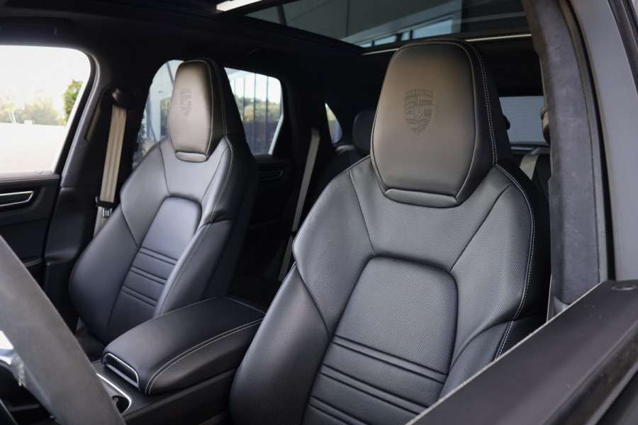 Porsche Cayenne 3.0 E-Hybrid Platinum Edition BTW AUTO | TECHART VOORSPOILER | CARBON | BURMESTER | STOELVERKOELING & VERWARMING | HEAD UP | PLA BTW AUTO | TECHART VOORSPOILER | CARBON | BURMESTER | STOELVERKOELING & VERWARMING | HEAD UP | PLATINUM EDITION |