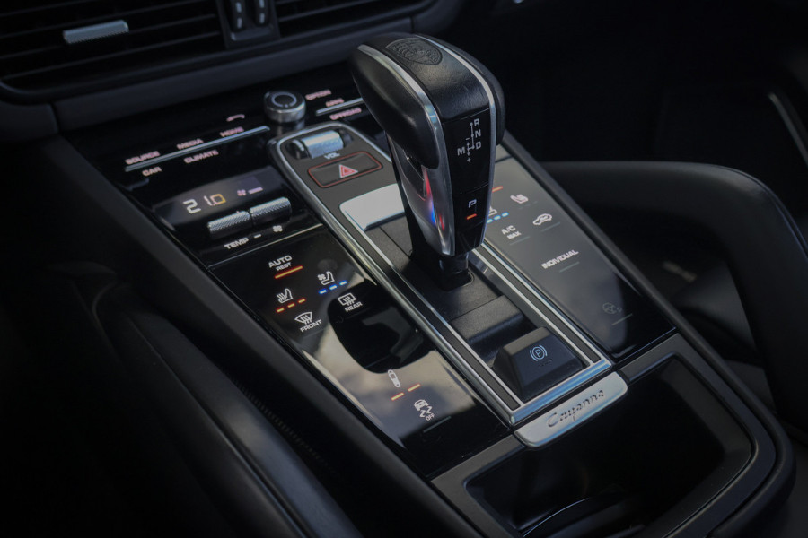 Porsche Cayenne 3.0 E-Hybrid Platinum Edition BTW AUTO | TECHART VOORSPOILER | CARBON | BURMESTER | STOELVERKOELING & VERWARMING | HEAD UP | PLA BTW AUTO | TECHART VOORSPOILER | CARBON | BURMESTER | STOELVERKOELING & VERWARMING | HEAD UP | PLATINUM EDITION |