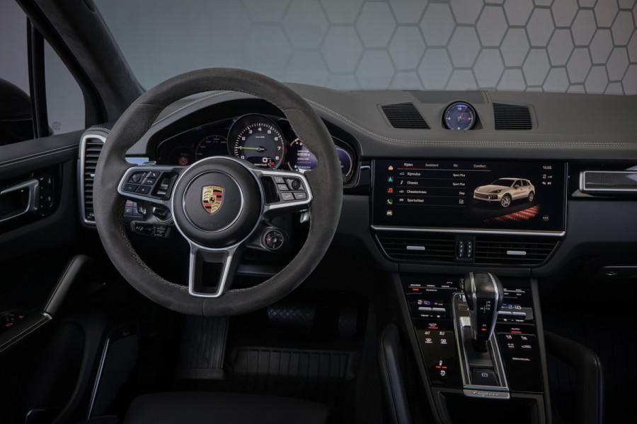 Porsche Cayenne 3.0 E-Hybrid Platinum Edition BTW AUTO | TECHART VOORSPOILER | CARBON | BURMESTER | STOELVERKOELING & VERWARMING | HEAD UP | PLA BTW AUTO | TECHART VOORSPOILER | CARBON | BURMESTER | STOELVERKOELING & VERWARMING | HEAD UP | PLATINUM EDITION |