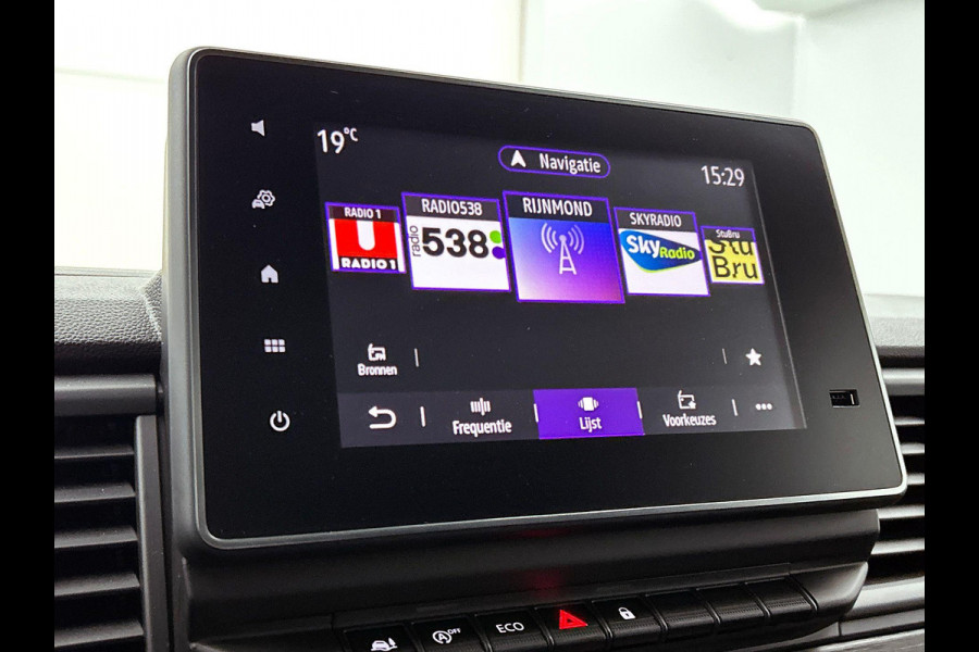 Renault Trafic 2.0 Blue dCi 110PK T30 L2H1 Advance Navigatie Camera Airco Trekhaak Lichtmetalen velgen