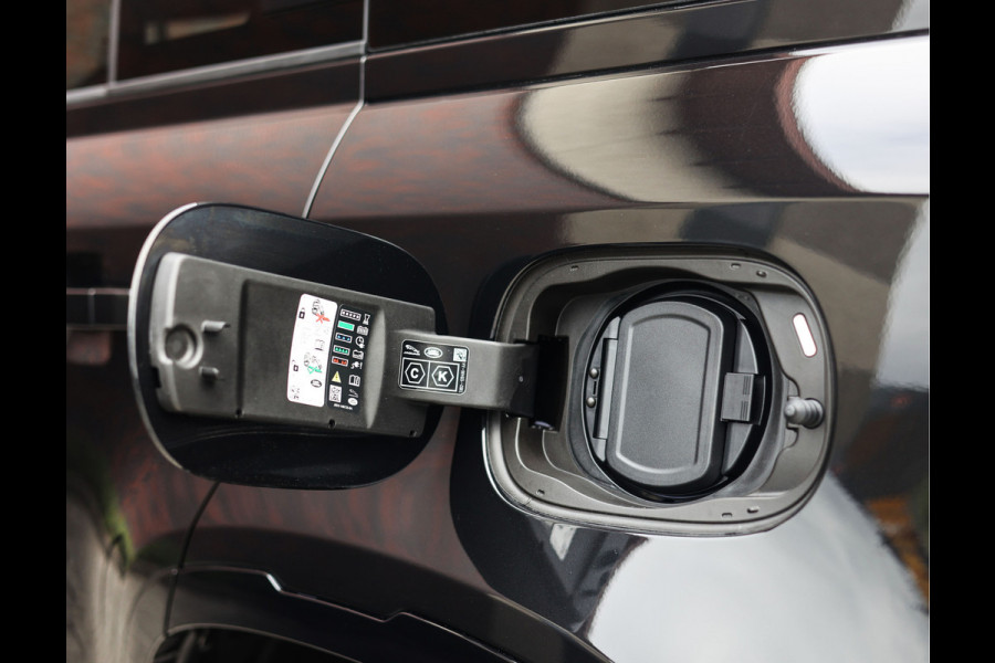 Land Rover Defender P300e X-Dynamic HSE | Meridian - HUD - Trekhaak