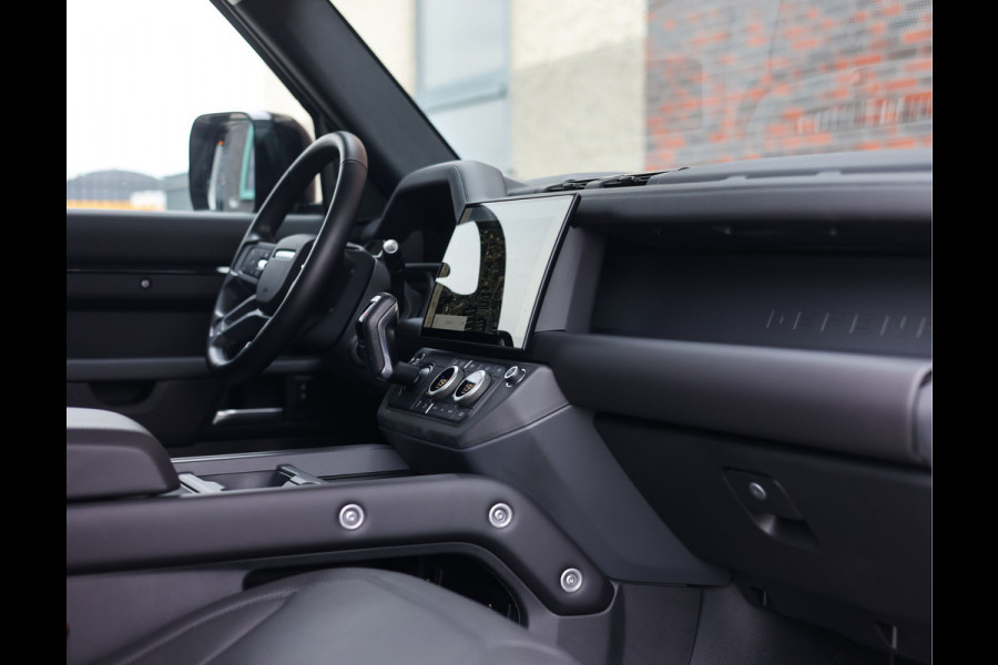Land Rover Defender P300e X-Dynamic HSE | Meridian - HUD - Trekhaak