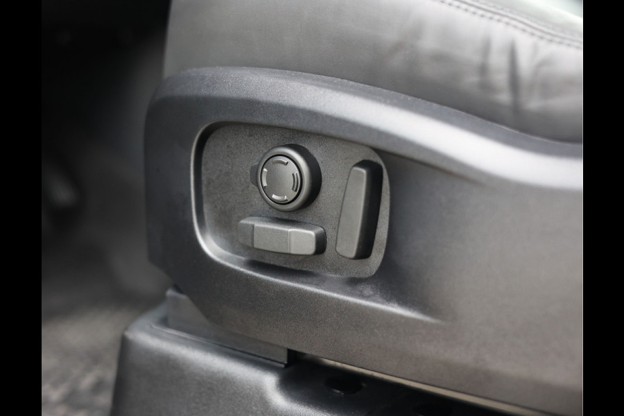 Land Rover Defender P300e X-Dynamic HSE | Meridian - HUD - Trekhaak