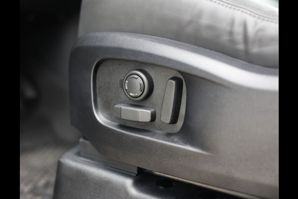 Land Rover Defender P300e X-Dynamic HSE | Meridian - HUD - Trekhaak