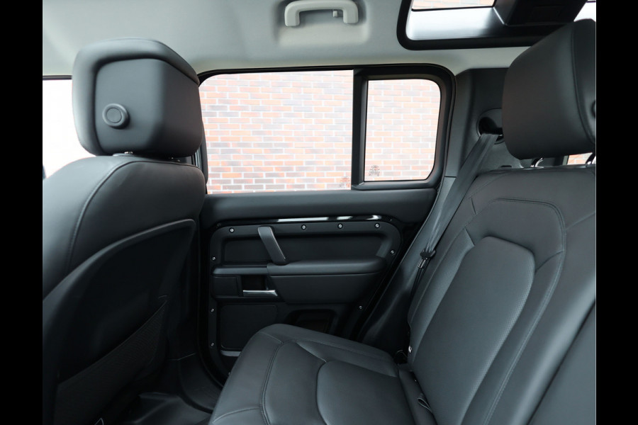 Land Rover Defender P300e X-Dynamic HSE | Meridian - HUD - Trekhaak