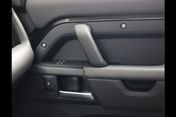 Land Rover Defender P300e X-Dynamic HSE | Meridian - HUD - Trekhaak