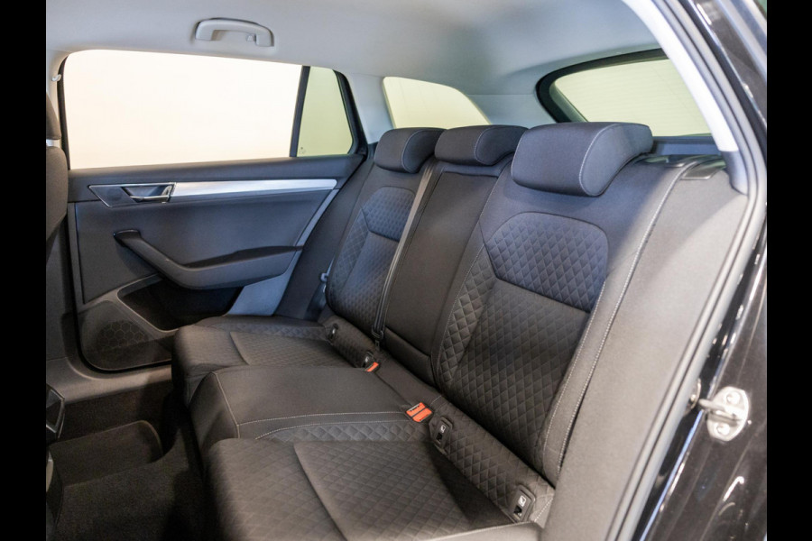 Škoda Superb Combi 1.5 TSI ACT Business Edition / 150pk / Trekhaak / NAP / Apple CarPlay /