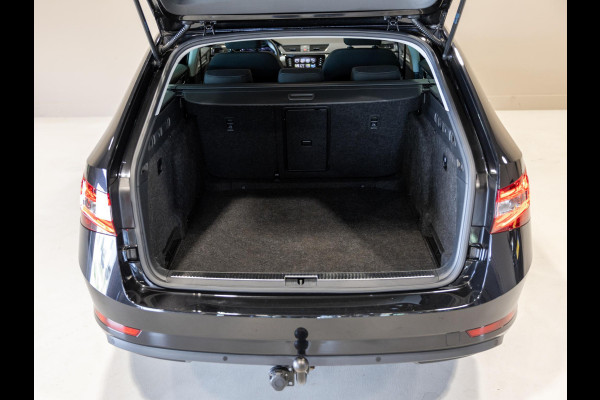 Škoda Superb Combi 1.5 TSI ACT Business Edition / 150pk / Trekhaak / NAP / Apple CarPlay /