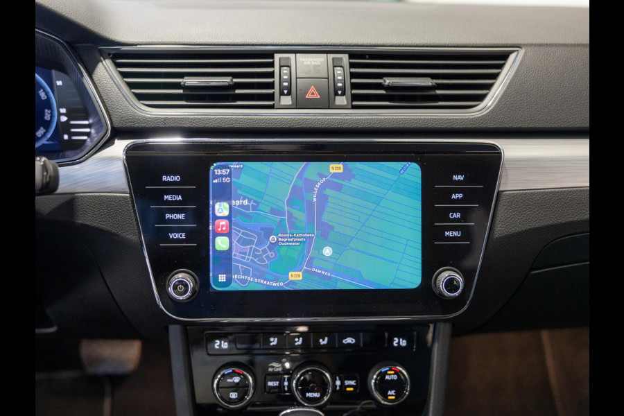 Škoda Superb Combi 1.5 TSI ACT Business Edition / 150pk / Trekhaak / NAP / Apple CarPlay /