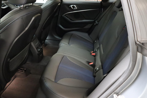 BMW 2 Serie Gran Coupé 218i High Executive M Sport Pakket Automaat / Panoramadak / Live Cockpit Professional / Stoel- en stuurverwarming / Head-Up Display / Achteruitrijcamera / HiFi / Shadow Line / DAB / Cruise Control / Extra Getint Glas / 18 Inch / Climate Control