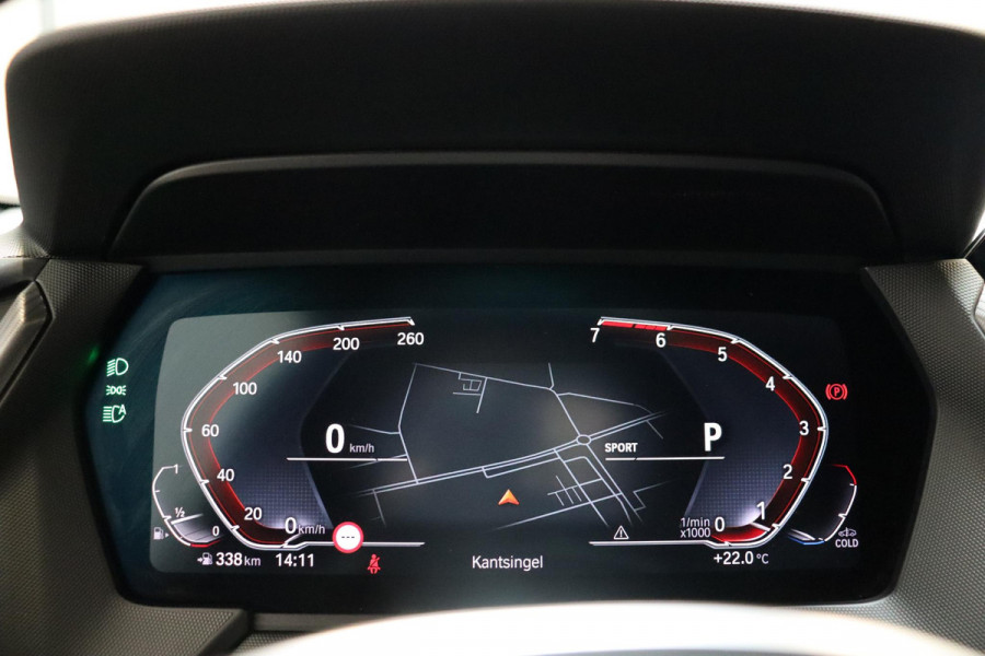 BMW 2 Serie Gran Coupé 218i High Executive M Sport Pakket Automaat / Panoramadak / Live Cockpit Professional / Stoel- en stuurverwarming / Head-Up Display / Achteruitrijcamera / HiFi / Shadow Line / DAB / Cruise Control / Extra Getint Glas / 18 Inch / Climate Control