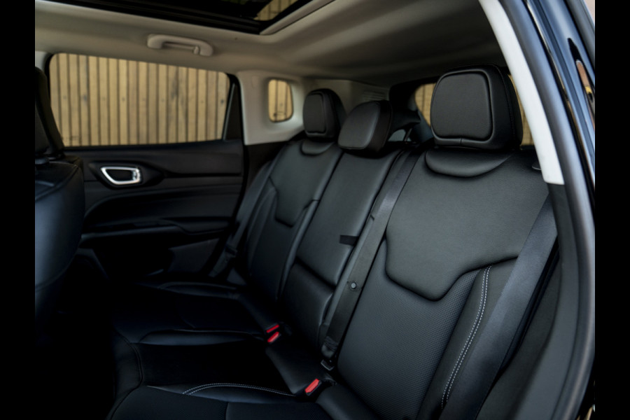 Jeep Compass 4xe 240pk Phev Summit | Pano-dak | Leder | Stoelverwarming | carplay | 19 inch