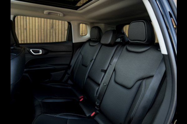 Jeep Compass 4xe 240pk Phev Summit | Pano-dak | Leder | Stoelverwarming | carplay | 19 inch