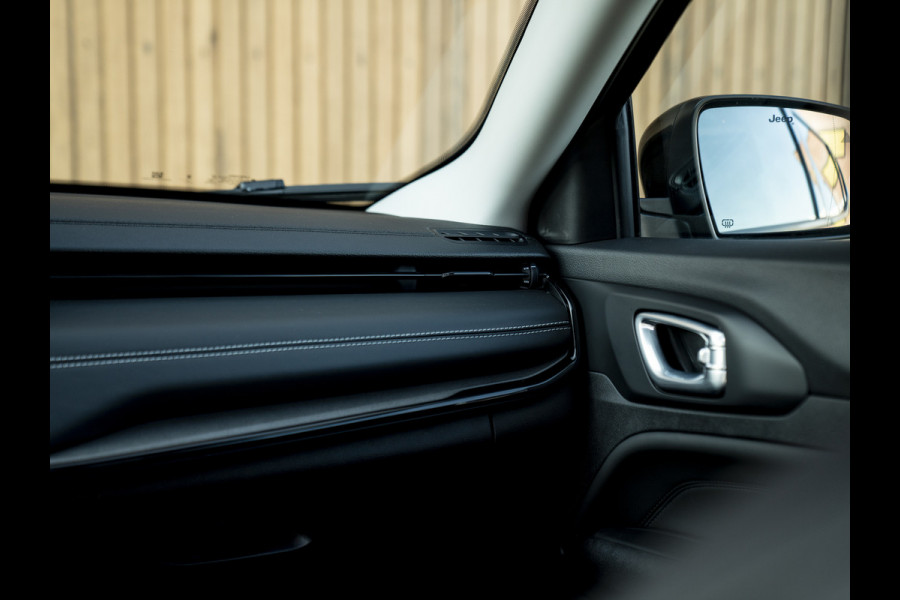 Jeep Compass 4xe 240pk Phev Summit | Pano-dak | Leder | Stoelverwarming | carplay | 19 inch