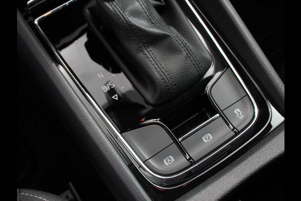 Škoda Karoq 1.5 TSI 150pk Automaat Ambition Navigatie Apple Carpla/Android Auto Camera Climate Control Adaptieve Cruise control Lichtmetalen Velgen