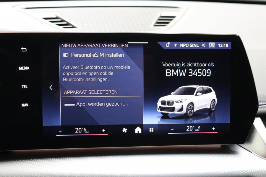 BMW X1 xDrive25e Executive M Sport Pakket Automaat / Widescreen Display / Shadow Line / Achteruitrijcamera / Extra Getint Glas / 19 Inch / Climate Control / Apple CarPlay /  Adaptief M Onderstel / Parkeerhulpsysteem / DAB / Stoelverwarming