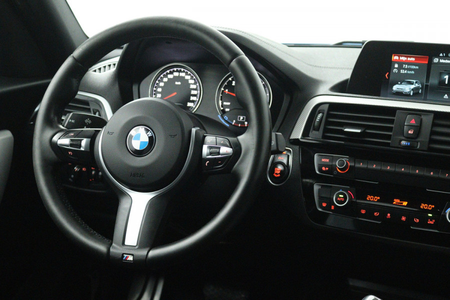 BMW 1-serie 118i Edition M Sport Shadow Executive (TREKHAAK, CRUISE CONTROL, NAVIGATIE, DEALER ONDERHOUDEN)