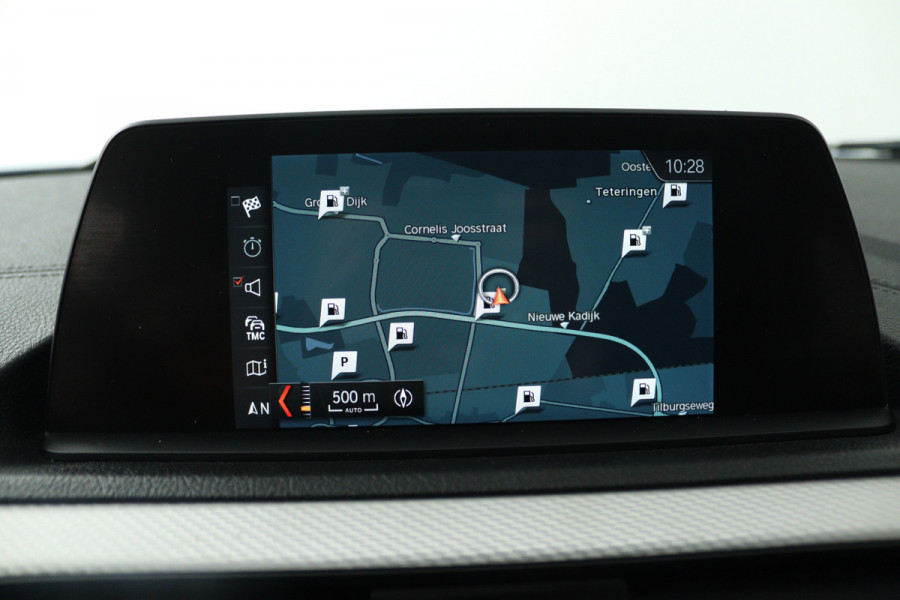 BMW 1-serie 118i Edition M Sport Shadow Executive (TREKHAAK, CRUISE CONTROL, NAVIGATIE, DEALER ONDERHOUDEN)