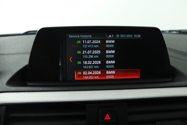 BMW 1-serie 118i Edition M Sport Shadow Executive (TREKHAAK, CRUISE CONTROL, NAVIGATIE, DEALER ONDERHOUDEN)