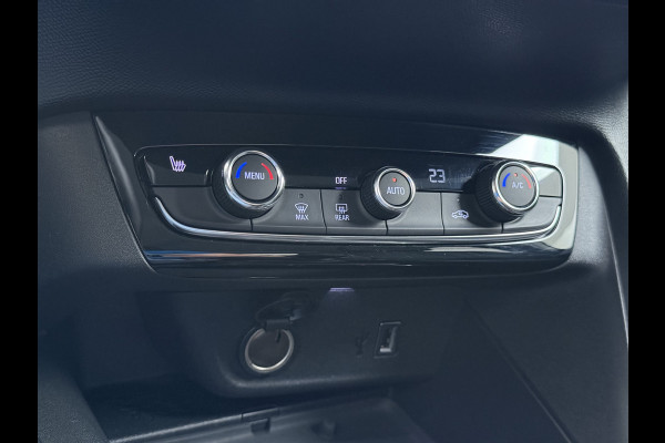 Opel Corsa 5Drs 101PK Camera Stoel+Stuurverwarming Navi Apple Carplay Android Auto Elegance Regen-Lichtsensor Keyless entry/start Privacy Glas Lmv Led Bluetooth Lane Assist Isofix 1e Eigenaar Dealeronderhouden Origineel Nederlandse Auto