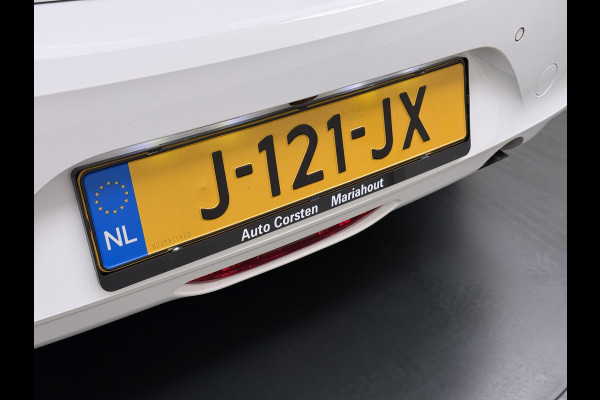 Opel Corsa 5Drs 101PK Camera Stoel+Stuurverwarming Navi Apple Carplay Android Auto Elegance Regen-Lichtsensor Keyless entry/start Privacy Glas Lmv Led Bluetooth Lane Assist Isofix 1e Eigenaar Dealeronderhouden Origineel Nederlandse Auto
