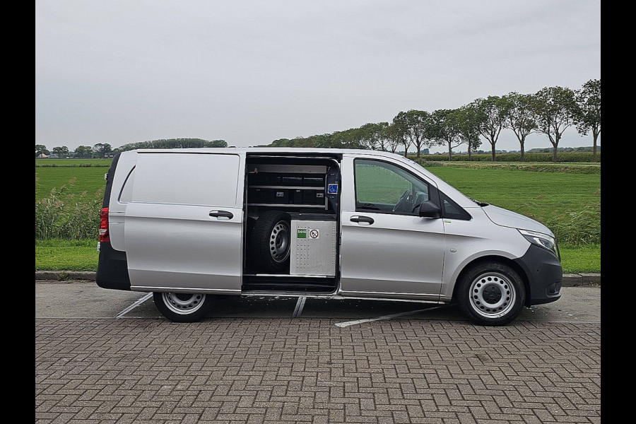 Mercedes-Benz Vito 114 CDI L2H1 Cruise control, Airco, Pdc, Carplay, Navi, Camera, Led, Lane-assist, Stoelverwarming, Werkplaats-Inrichting, Achterdeuren, 136 pk, Automaat
