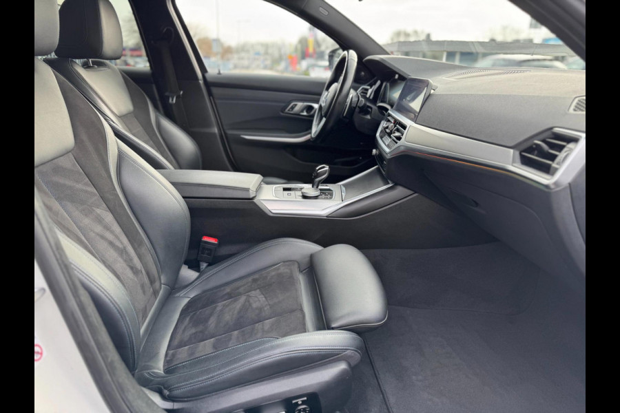 BMW 3-serie 330e High Executive M Pakket Dakje Leder Trekhaak HeadUp