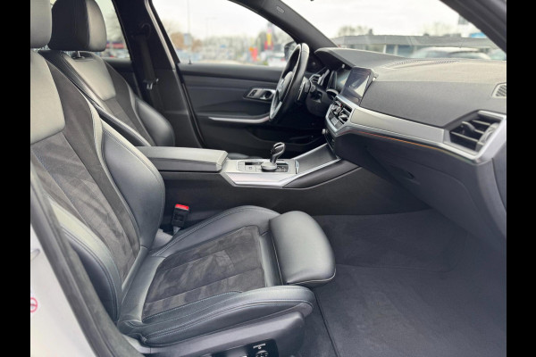 BMW 3-serie 330e High Executive M Pakket Dakje Leder Trekhaak HeadUp