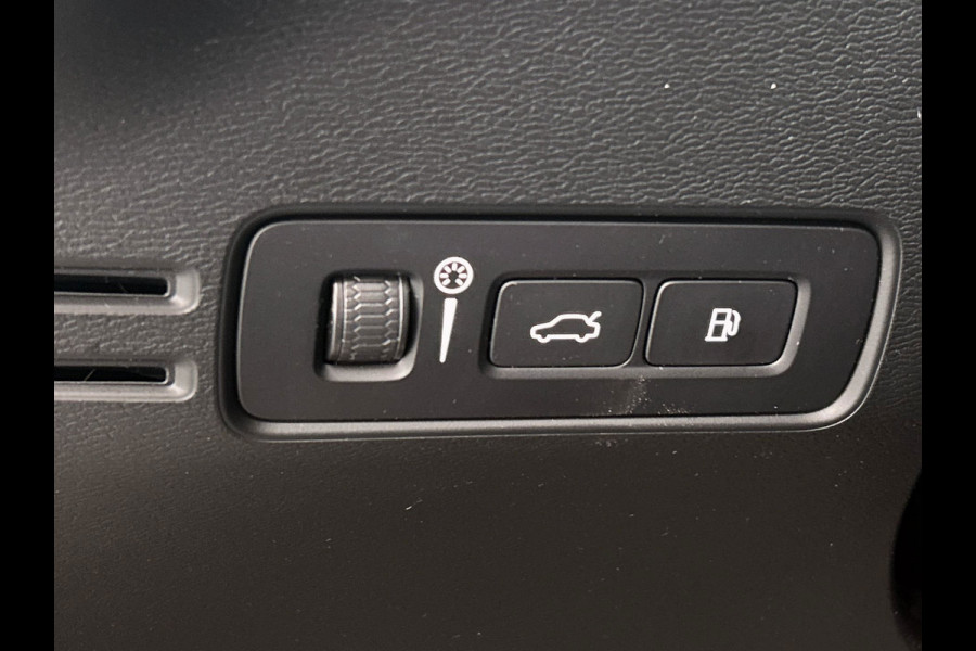 Volvo XC40 1.5 T5 Recharge Inscription 262 PK | Camera | Carplay | Elek. Kofferklep |
