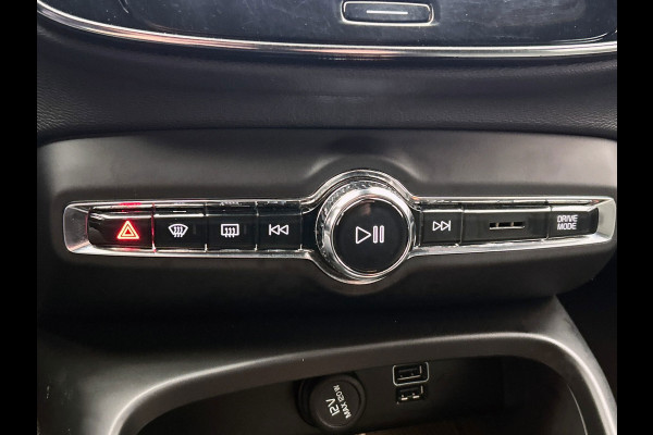 Volvo XC40 1.5 T4 Plug-in hybrid Core Recharge | Elek. Kofferklep | Apple Carplay | Climat/Control | Cruise/Control |