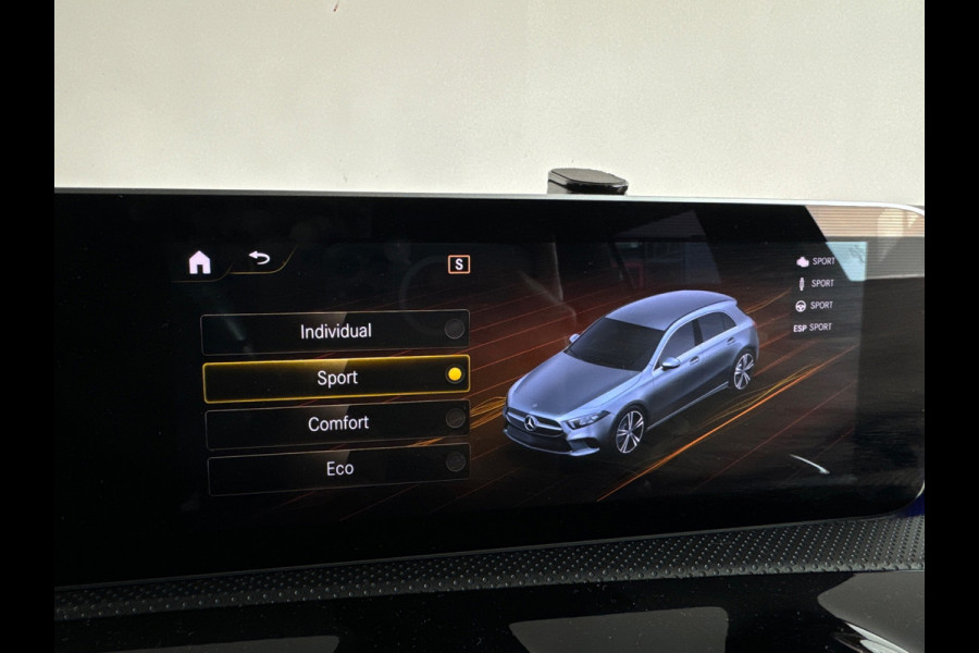 Mercedes-Benz A-Klasse 220 AMG Pano|Stoelverkoeling|Camera |ACC|Sfeer