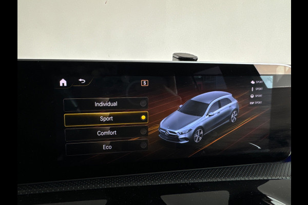 Mercedes-Benz A-Klasse 220 AMG Pano|Stoelverkoeling|Camera |ACC|Sfeer