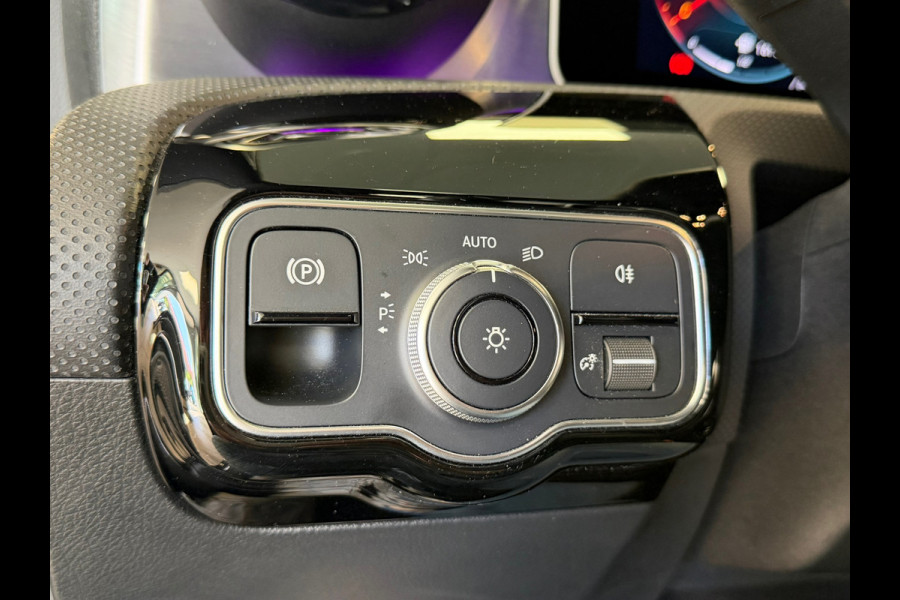 Mercedes-Benz CLA-Klasse 220 Premium Plus AUT. PANORAMADAK NAVIGATIE MEMORY BURMESTER CAMERA STOELVERWARMING SFEERVERLICHTING