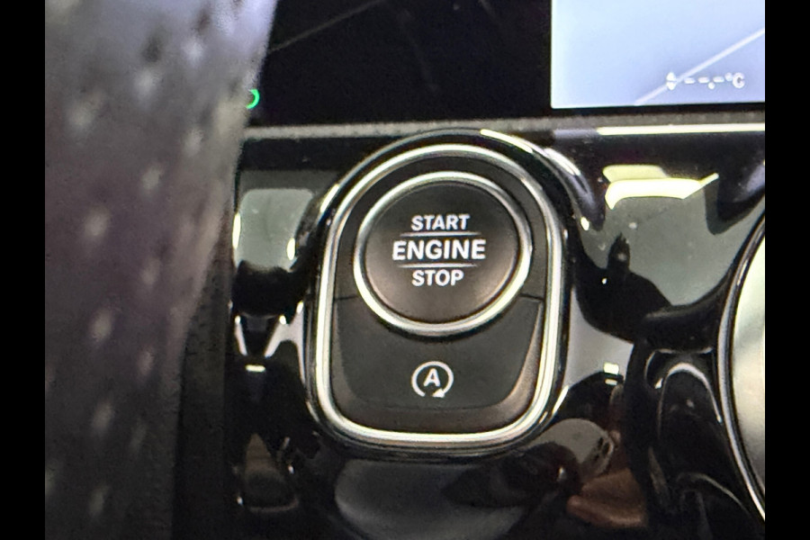 Mercedes-Benz CLA-Klasse 220 Premium Plus AUT. PANORAMADAK NAVIGATIE MEMORY BURMESTER CAMERA STOELVERWARMING SFEERVERLICHTING
