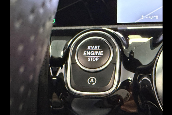 Mercedes-Benz CLA-Klasse 220 Premium Plus AUT. PANORAMADAK NAVIGATIE MEMORY BURMESTER CAMERA STOELVERWARMING SFEERVERLICHTING