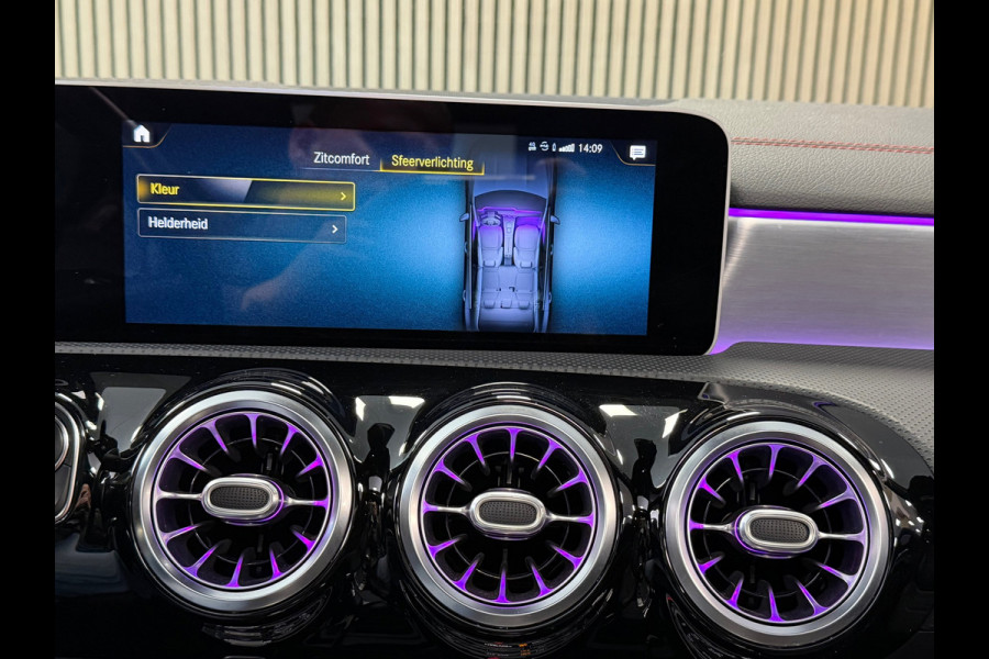 Mercedes-Benz CLA-Klasse 220 Premium Plus AUT. PANORAMADAK NAVIGATIE MEMORY BURMESTER CAMERA STOELVERWARMING SFEERVERLICHTING