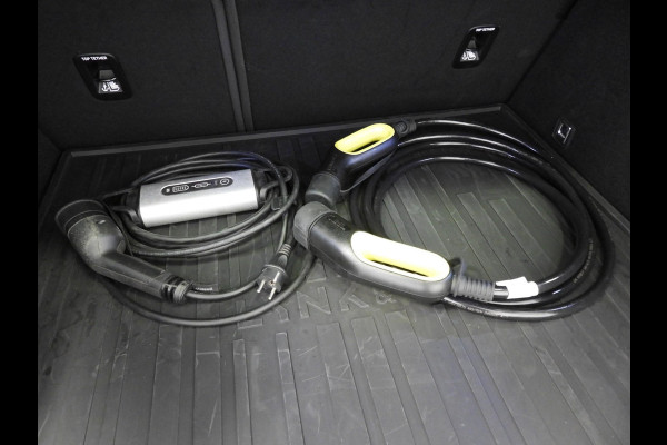 Lynk & Co 01 1.5 PHEV BlackLine TREKH./NAVI/360CAM/SCHUIFDAK/LED/20"LMV!