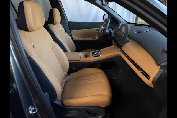 GEELY Starray EM-i MAX+ PHEV LONG RANGE BRUIN LEER NIEUWE AUTO 09/2026 | 29,8 kWh ACCU | 136 KM WLTP | PANORAMADAK | STOELVERWARMING/KOELING | LEER Geely Wijchen