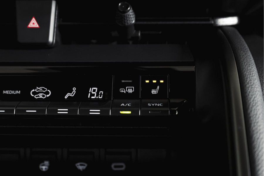 Toyota C-HR 1.8 Hybrid 140 Dynamic | Dig. Cockpit | Adapt. Cruise | Winterpakket | PDC | Camera | NAV + App. Connect | ECC | DAB | LM 18" | 2473