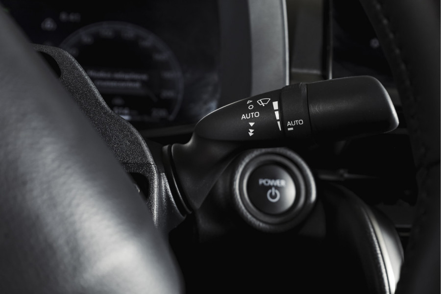 Toyota C-HR 1.8 Hybrid 140 Dynamic | Dig. Cockpit | Adapt. Cruise | Winterpakket | PDC | Camera | NAV + App. Connect | ECC | DAB | LM 18" | 2473