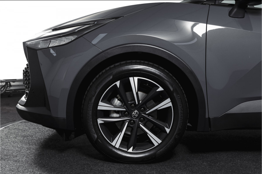 Toyota C-HR 1.8 Hybrid 140 Dynamic | Dig. Cockpit | Adapt. Cruise | Winterpakket | PDC | Camera | NAV + App. Connect | ECC | DAB | LM 18" | 2473