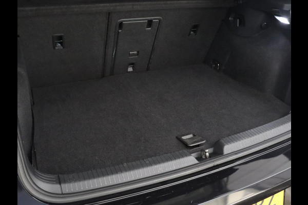 Volkswagen Golf 1.4 eHybrid GTE | SOH 90,0% | Panoramadak | Leder | Adaptive cruise | Memory | Trekhaak | Stuur/stoel verwarming | Stoelventilatie | Camera | Park assist | Carplay | Climate control