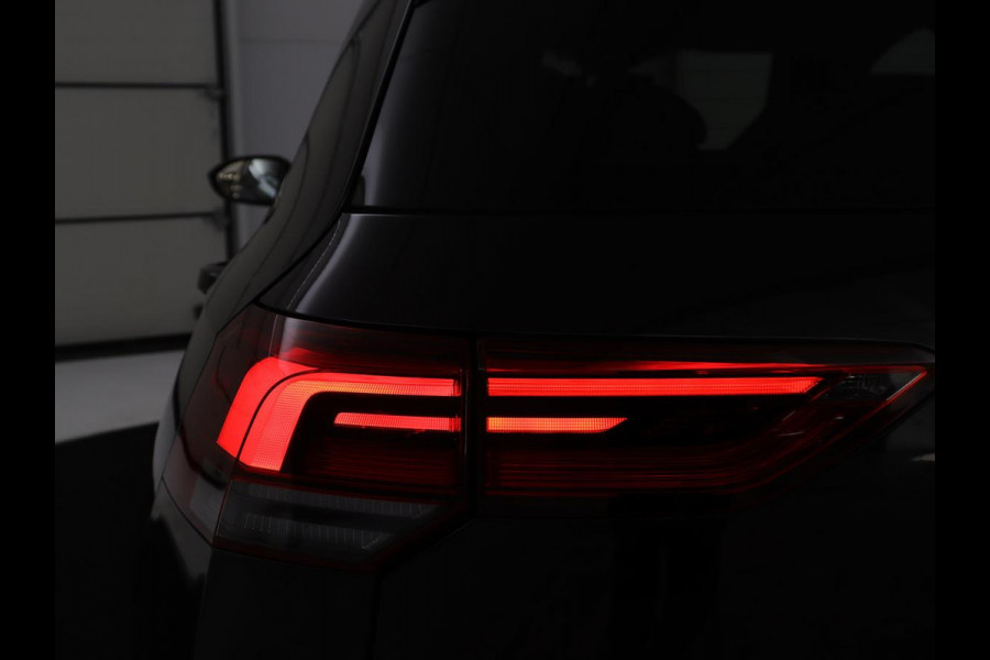 Volkswagen Golf 1.4 eHybrid GTE | SOH 90,0% | Panoramadak | Leder | Adaptive cruise | Memory | Trekhaak | Stuur/stoel verwarming | Stoelventilatie | Camera | Park assist | Carplay | Climate control
