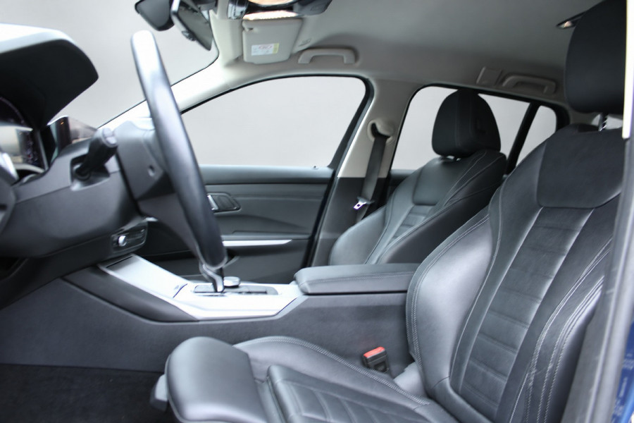 BMW 3 Serie Touring 320e HYBRID AUT. BUSINESS SPORT LEDER/CAMERA/CARPLAY